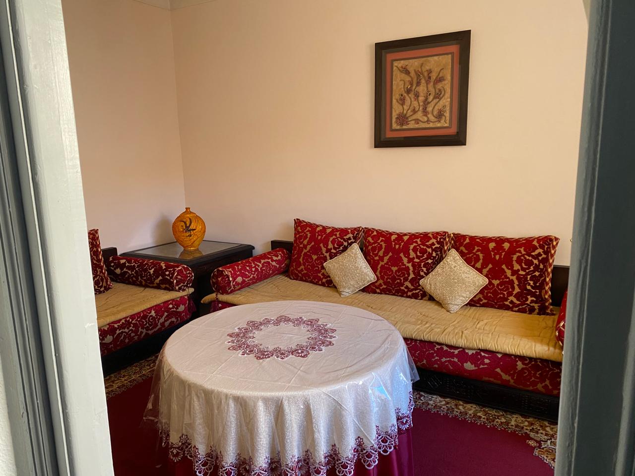 Two-Story House with 4 Commercial Shops for Sale — 5