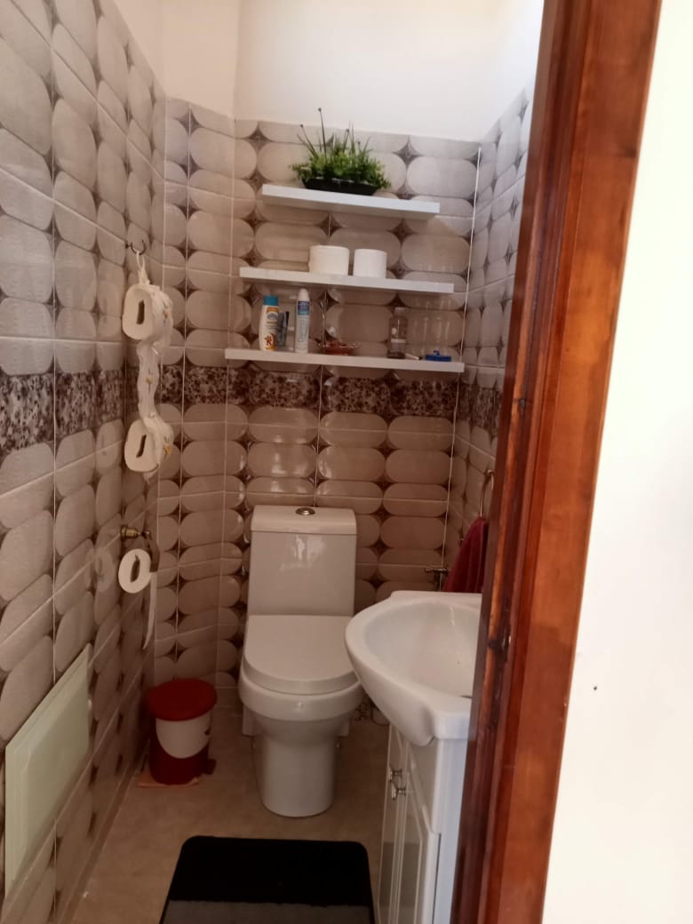 Commercial House for Sale – Great Investment Opportunity