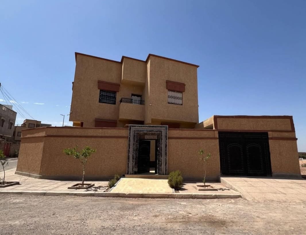 245 sqm Villa – 3 Facades – Pool – Mhamid Daoui