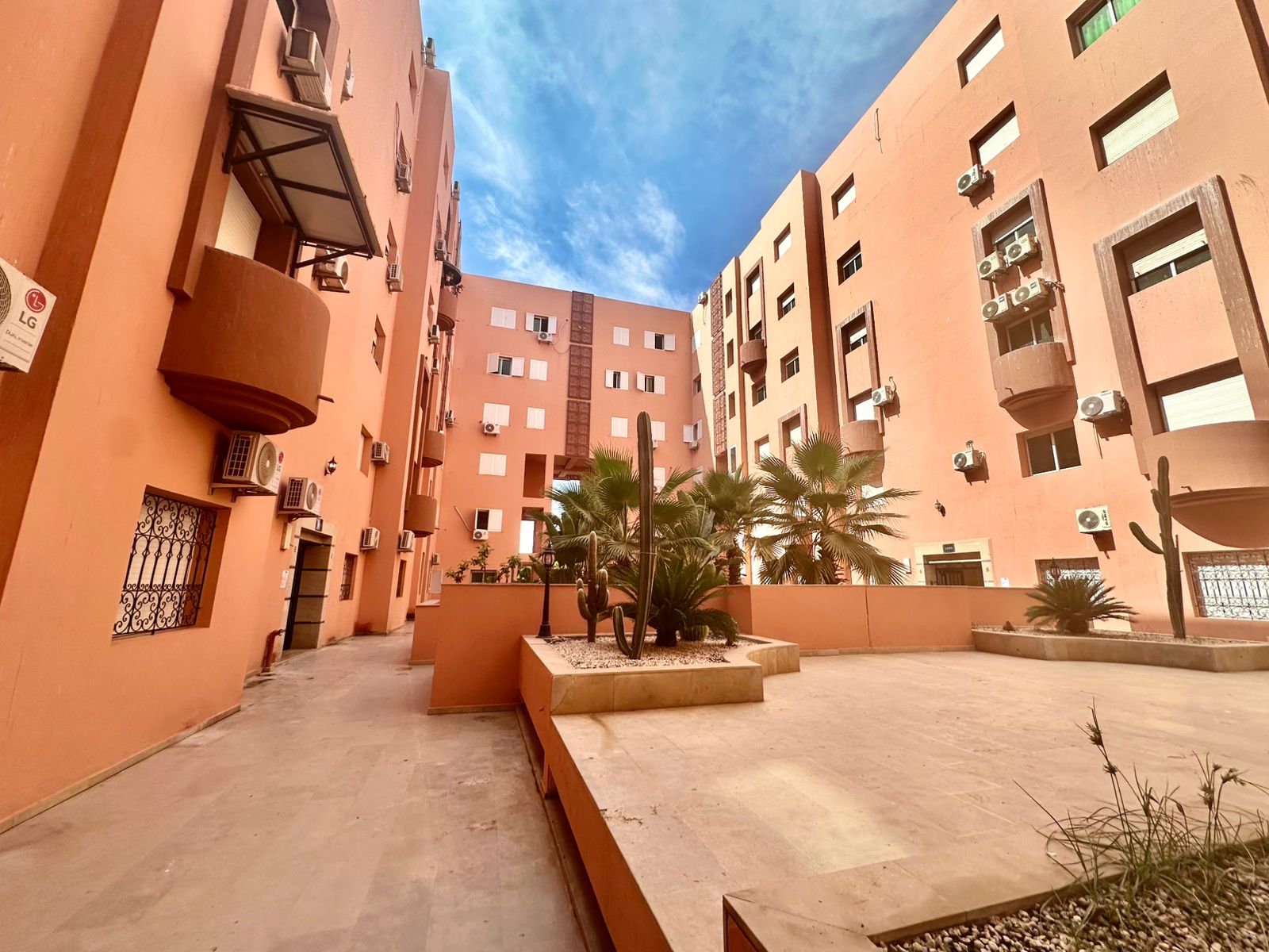 Furnished 2-Bedroom Apartment for rent – Gueliz – Next to Train Station – 2nd Floor